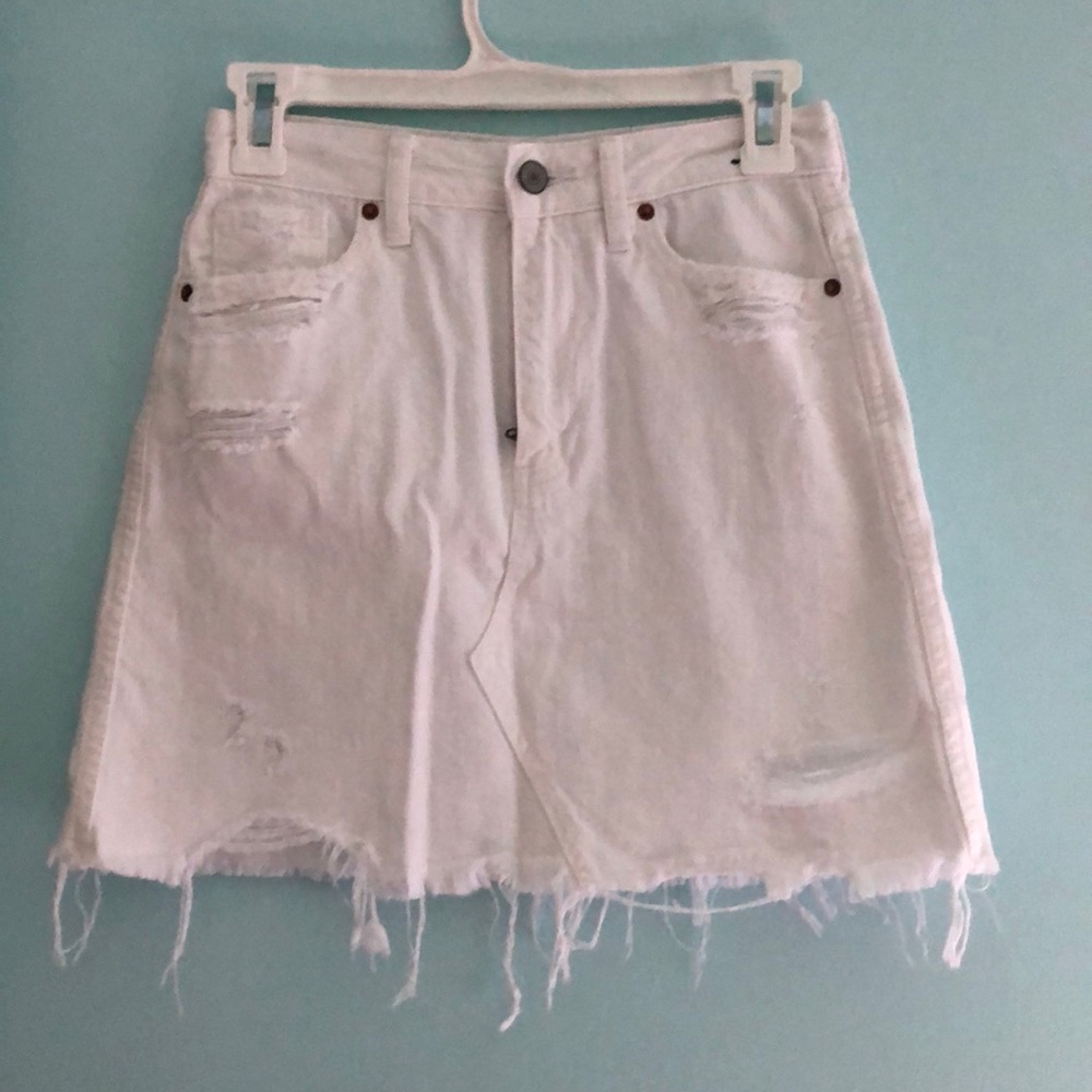 White denim Abercrombie and Fitch skirt